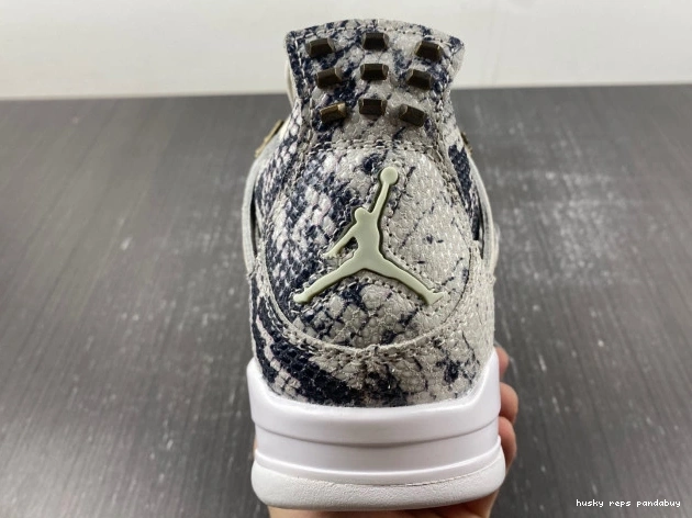 Cheap Husky 4 819139-030 Snakeskin Retro Jordan 0814